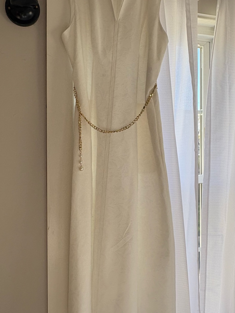 Karl Lagerfeld White Sleeveless Midi Dress with Gold Chain Belt - Picture 4 of 4